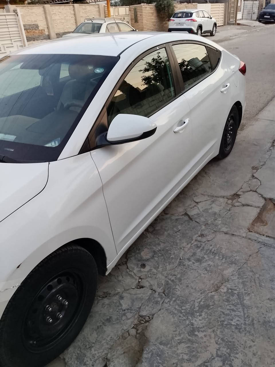 سلام عليكم عندي النترا للبيع موديل 2019واردامريكي حادث جاملغ وبنيد بدون شواصي ولغود ايرباك طاك كير at مرغوب محرك 2000دوش  سعرها 127 وبيها مجال عنوان نفق الشرطه حطين تصال على رقم ***********
