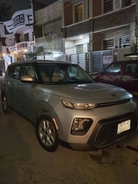 البيع كيا صول موديل 2021سياره نضيفه وجديده تحويل مباشر ماشيه 34عنوان ب...