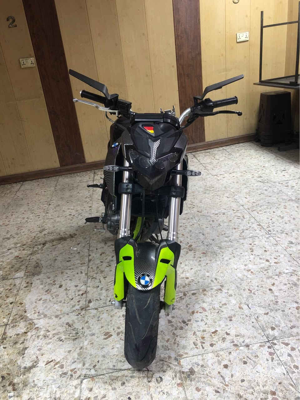 سلام عليكم دراجه بنيلي الدراجه بيه هواي اضافه حلوه مثل كاربون مخلفن اصلي وصالنصه رياضي وبلادي موجود الدراجه مرقمه وسنويه كامله ثاني يوم تحويله سعر الدراجه 14بيه ورقه بيه مجال بصيط الاستفسار ع هذا الرقم*********** بغداد, العراق
