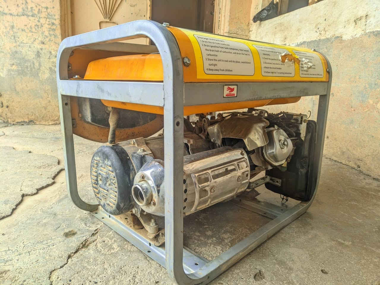 السلام عليكم
مكلف بالنشر
مكينة موطة نظيفة حيل شرط الشغل
ومولد بأنزين نظيف 5kv يولد 20 أمبير
للأستفسار الاتصال بالرقم ***********
