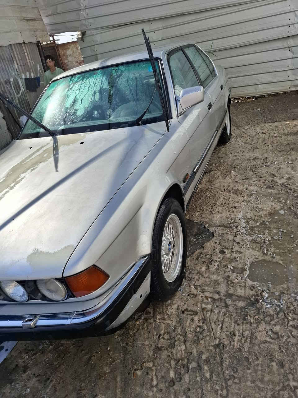 بيم حجم ٧٣٥ رقم نكليزي بسمي سياره جاهزه تبريد شغال كير محرك جيد جدا محرك ٣٥٠٠ كهربايات كلها شغاله السعر 40 وبيه مجال رقم تلفون ***********
