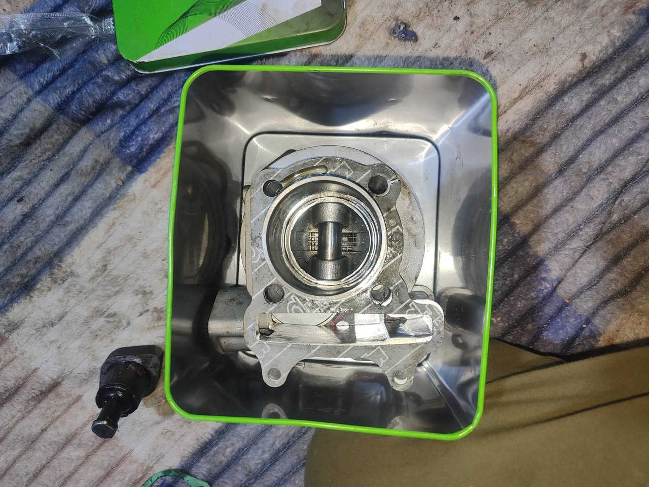 بوشه وبستم جدد شديتهن وطلعن مو لدراجه الحجم 125 كاملات اكرر جدد مامشتغلات خذتهن ب18 رايدهن ب10


**إذا كنت صاحب هذا الإعلان وتريد حذفه لأي سبب، رجاءا أرسل رسالة إلى الدعم الفني**