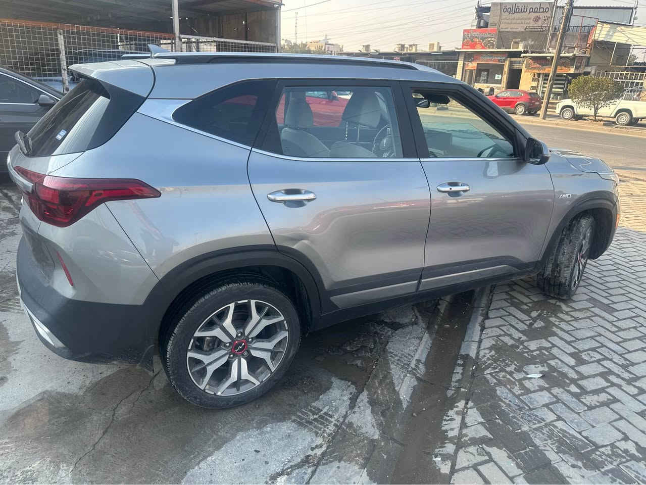 السيارة فول مواصفات 1/1 رقم بغداد مكينه 1600
المواصفات : فتحة سقف / كشنات جلد / فور ويل / بصمة تشغيل وبصمه ابواب / تشغيل عن بعد / كشنات تدفئة / رادار امامي + رادار خلفي + رادار جانبي نقطة عمياء + رادار تنبيه عند فتح الأبواب / قيادة ذاتية / تحديد مسار / اوتو هولد/ شاحن لاسلكي / شاشه كبيرة / نظام توقف ذاتي / 3 انضمه قياده

مكان السيارة بغداد 

الرقم ***********

السعر 168$ ورقة بغداد, العراق
