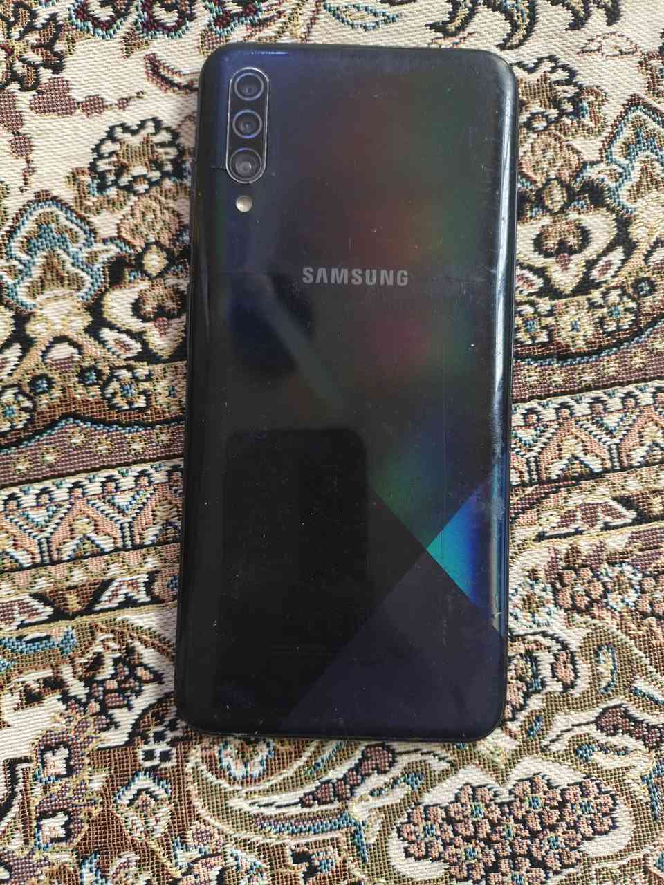 للبيع كلكسي a30S ذاكره 128 جهاز مبدل ضهر كله شغال جهاز بغداد الكرخ ابو غريب *********** واتساب موجود سعر 100 ***********
