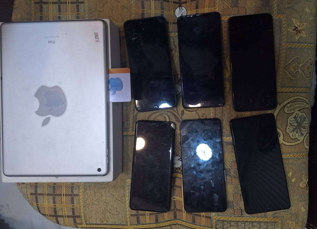 مساء الخير اجهزة عوزهن بوردات ابيع فقط لهل الصيانة رقمي بية واتساب ***********
1_ريلمي x3 SuperZoom نقص شاشة اب 60
2_شاومي Gaming K40 وحدة سكت اب 60
3_هواوي  P40 Pro نقص شاشة اب 65
4_ون بلاص 9 نقص شاشة اب 65
5_ايباد 9 قافل بس حسابة وكرتونة وياء اب 140
6_انفنكس زيرو 20 نقص شاشة اب 50
7_كلكسي m53 نقص شاشة اب  60
ملاحضة  الاجهزة مكفولة او اي شي ممخوذ منهة

