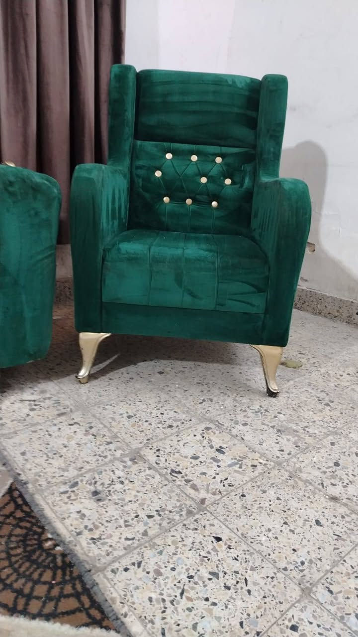 تخم 7مقعد💺 أخو جديد اي ضرر مابي  سعر ,,200,,بي مجال مكان لبياع *********** يوجد واتساب
