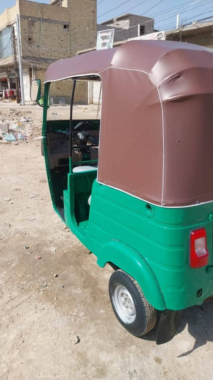 السلام عليكم تكتك موديل ٢٠ للبيع شهر ال10 مرقمه بغداد ومصبوغه عام للجماليه تكتك كامله كبل للشارع كله شغال مكينه ناعمه ومكفوله لاتنقيص ولا تبخير السعر 7 ملايين وبيها مجال قليل مكاني بغداد بوب الشام الإصلاح للاتصال ***********
