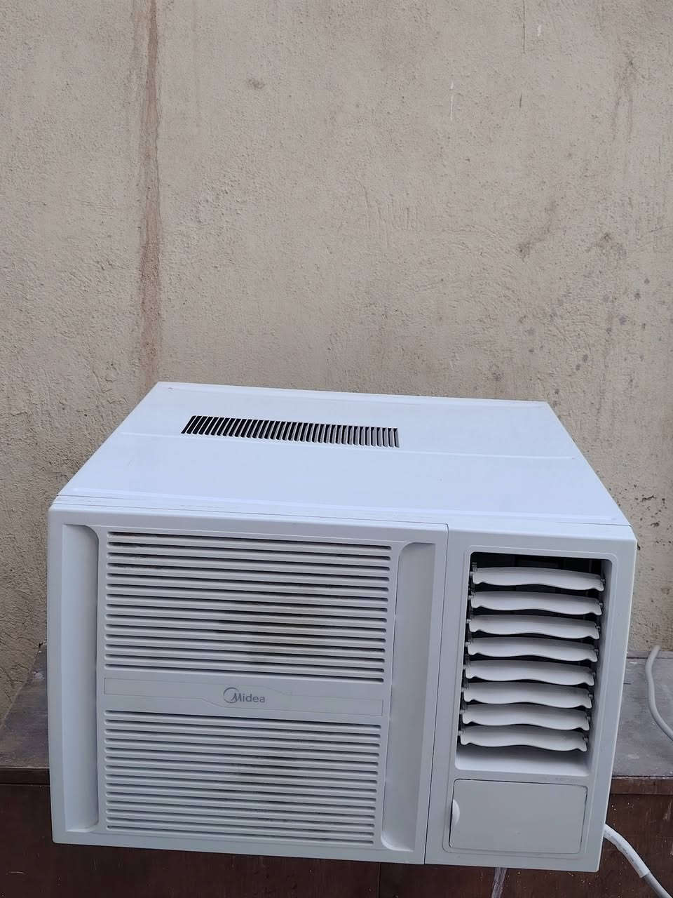 مكيق Midea للبيع مستعمل موسم واحد جديد جداً السعر٣٠٠ قفل مكاني بغداد
***********
***********
