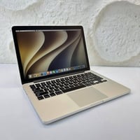 ماك بوك برو حجم 13.3 السعر 330 الف  المعالج i5   الرام 8  مساحة التخزي...