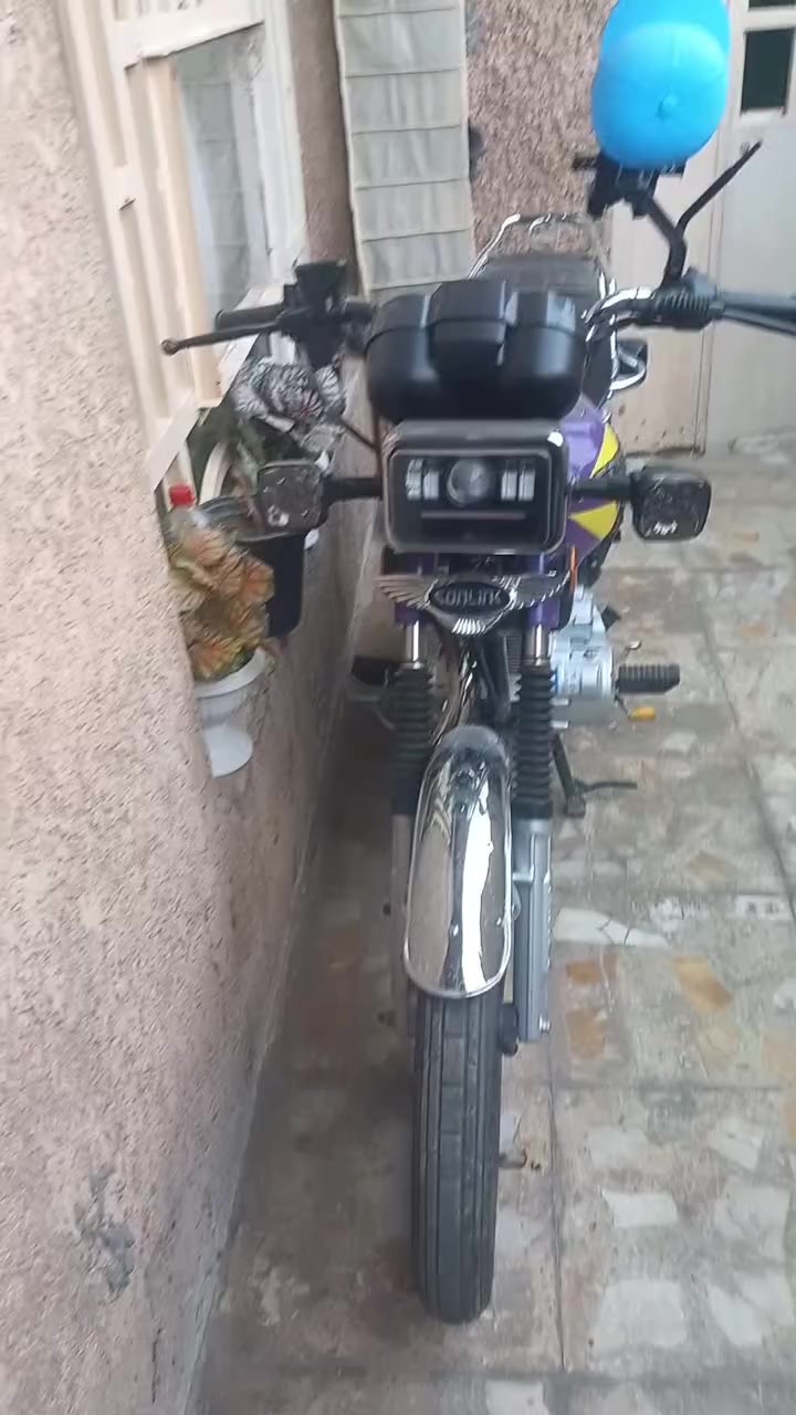 سلام عليكم
دراجه ايراني ٢٠٢٥ شهر ١١ 
العنوان بغداد 
حي اور
رقم /***********
السعر ٨٥٠ 
دراجه بعده زيرو
