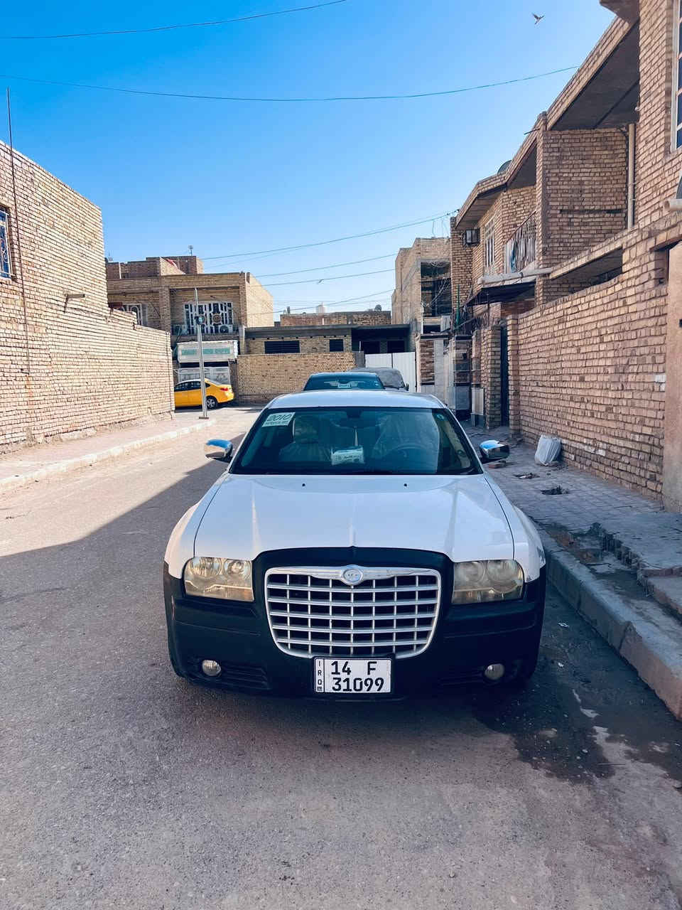 سلام عليكم اوباما  8 اصل  بيضه حادث خلفي بصيط  بيها قطع صبغ رقم بصره سنويه ما نافذه تبريد شغال كير ومكينه  خير من الله تخم تاير سياره جاهزه السعر 90 بيها مجال بصيط حك الجيه  مكان السياره العماره  ***********
