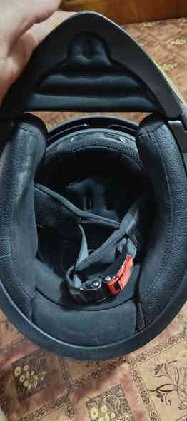 الخوذه اصلية ب 70 وبيها مجال ولايتات ب 20 وبيهن مجال والكامره ب 50 وبيها مجال عنوان تقاطع التجاري ***********
