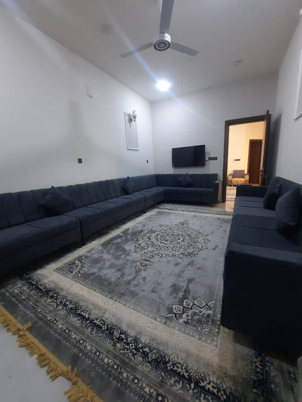 السلام عليكم بيت للبيع في حي الضباط السريع مساحه ١٥٠ متر وجه سبع ونص نزال ٢٠ بناء٢٠٢٥طابق ونص جاهز من كلشي مابي نقص كلشي شتايكر غرفتين نوم صحيات ٣ صحيات بناء حديث للإستفسار الاتصال على علماً البيت انسكن صار ٣ اشهر فقطط
***********
