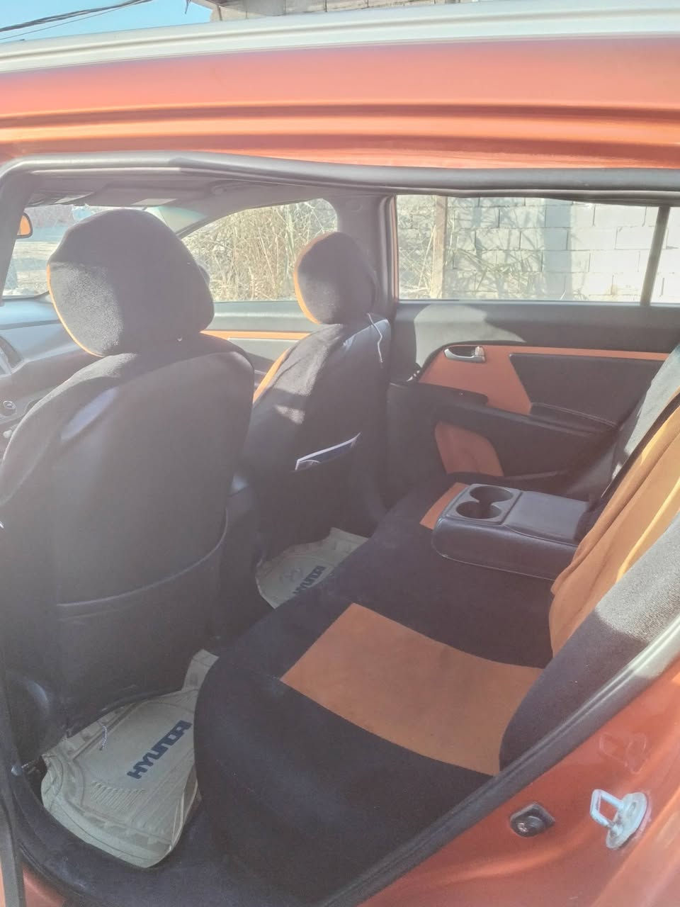 سلام عليكم سبورتج موديل 13 فول مواصفات واحد على واحد معروفه مواصفاتهه
بنرامه بصمه شفط مري هواي بيهه سوالف مكينه 2000 دوش رقم بغداد انكليزي مكان شعلة   
السعر /135 سونار مرفق بلصور
الرقم ***********
