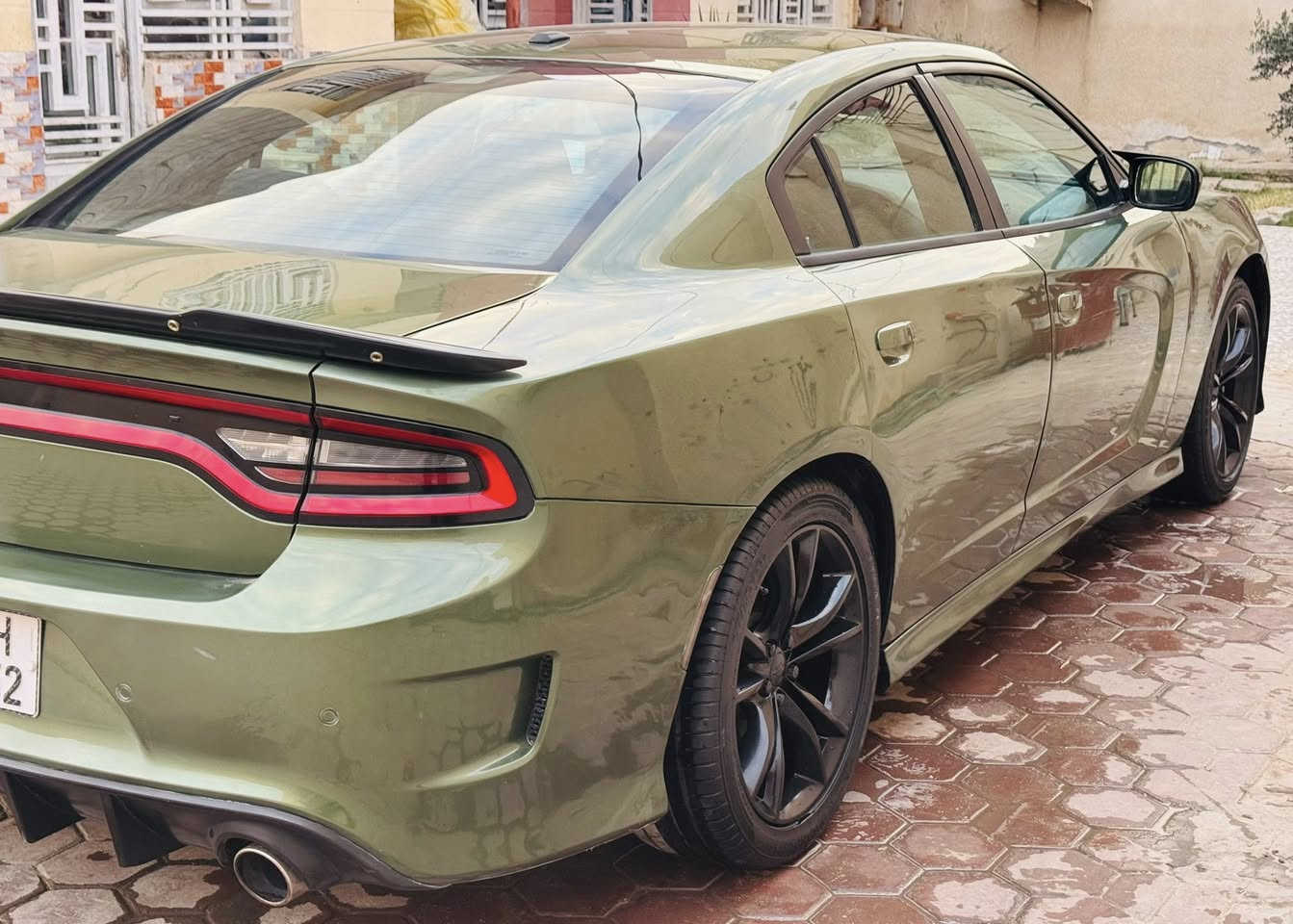 للبيع ***********جارجر موديل 2018 السعر 171أصل لون مميز محدث GTرقم بغداد مشروع وطني محرك 6سلندر حادثها جاملغ وبنيد بدون دواخل وبيها رشات صبغ بل صفاح اثر شخوط بدون حادث قماره وتكم وجنطة وشواصي ولغود  مكفولات السيارة جديدة وجاهزه من كير محرك حداديه تخم تاير تبرد تدفئه السعر 171 مكان السياره كربلاء المقدسة
