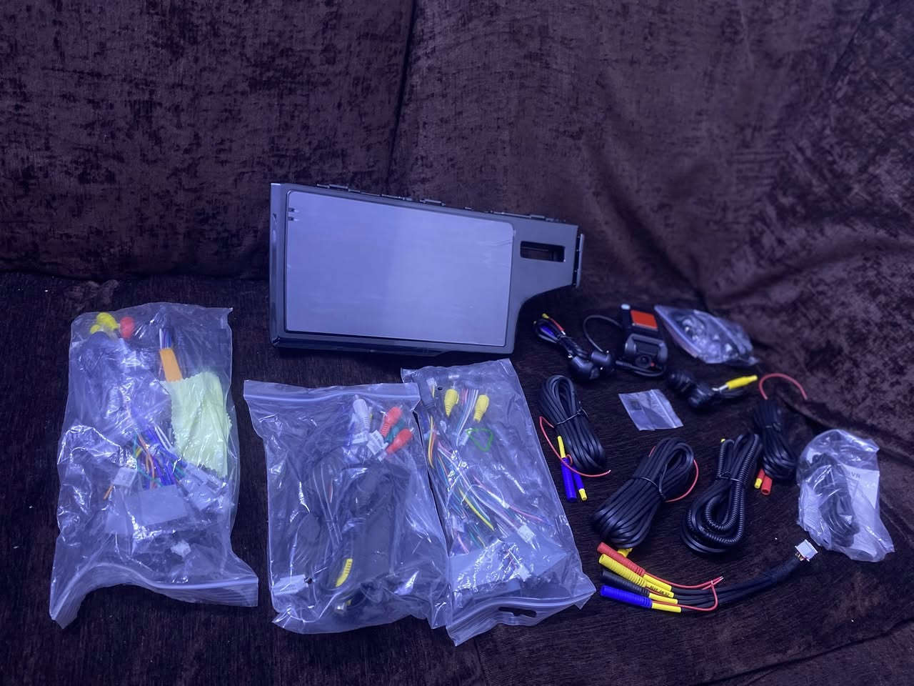 السلام عليكم شاشة سيارة 9/انج/رام 8/ذاكرة128/كاربلي  نضام 360/مع 4كامرات+داشكام مع الرام فول مراسلة الرقم وتساب ***********
