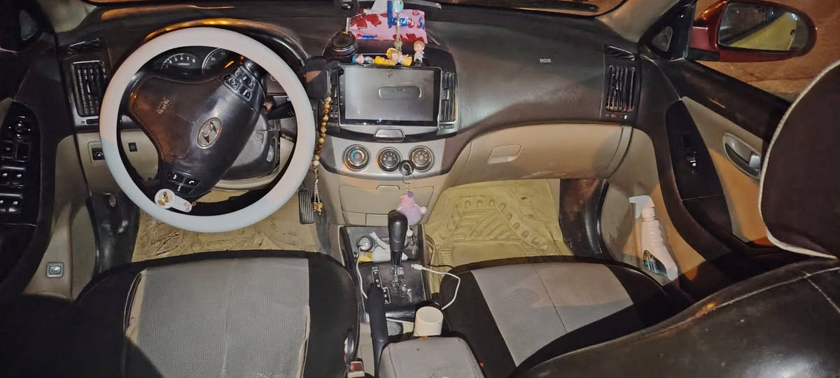 السلام عليكم 
الانتر امريكي 2010للبيع رقم ديالى محرك 20محرك وكير نظاف منضمومت غاز شرط التحويل السعر 90وبيها مجال قليل اتصال الرقم 
***********
