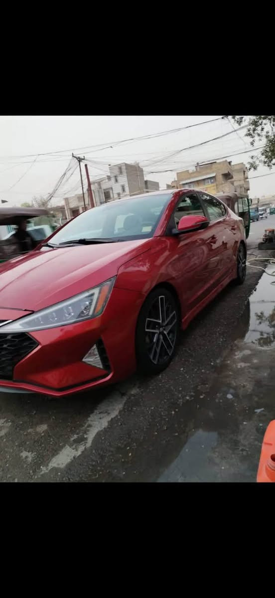 السلام عليكم النترا موديل 2019 حادثها مرفق مع الصور السياره ليبل واحد بدون تبديل السياره جديده و جاهزه من كل النواحي كير مكينه مكفولات صدر امامي خلفي تخم تاير جديد السياره جاهزه من كل النواحي رقم بغداد بسمي تحويل ثاني يوم 
مكان السياره بغداد رقم الهاتف ***********
بغداد مدينه الصدر قرب المستشفي الصدر العام
