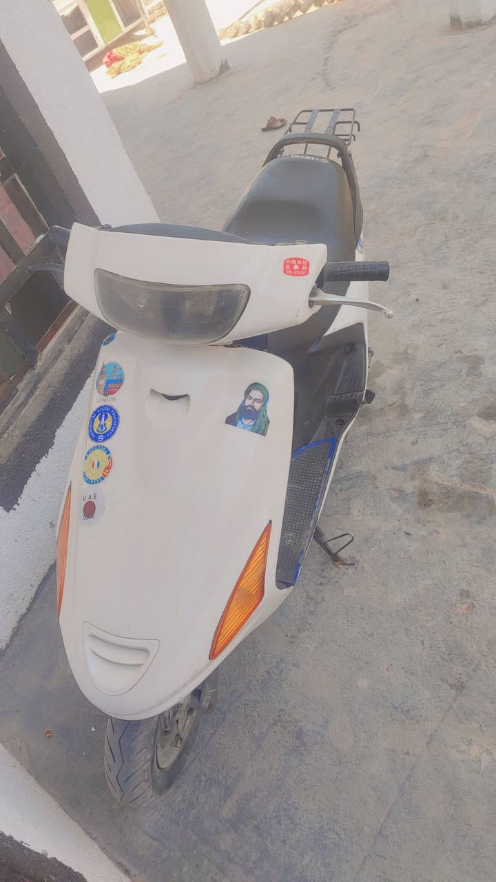 دراجه فراشه   دراجه نكره سلف اول  هندر شلعه معدل دراجه  خير من الله سلف هندر كهربائيات كله شغال مابيها كل نقص  السعر350  *********** الحيدريه خان النص طريق نجف كربلاء عمود500
