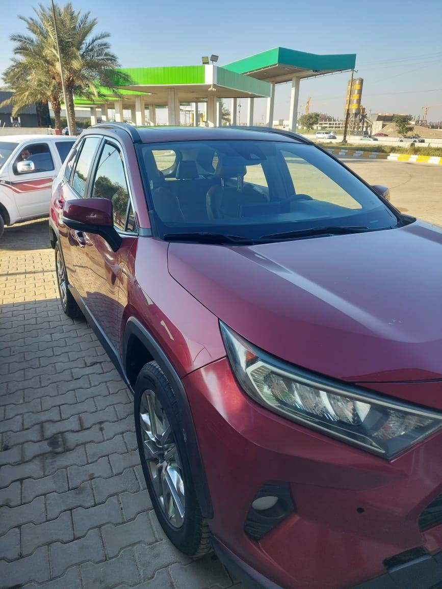 للبيع تيوتا راف فور موديل 19 بدون ايرباك وارد أمريكي فول 
موصفات السعر ٢٠٥ $ وبيها مجال 
حادثها شبر فوق البكلايت الخلفي فقط 
رقم الهاتف *********** 
 الموصفات 
1- بصمة تشغيل 
2- فتحة سقف 
3- كشنات سبورت جلد حضن 
4- صندوق شفط كهرباء 
5- رادار 360 درجة 
6- سياقة الية
