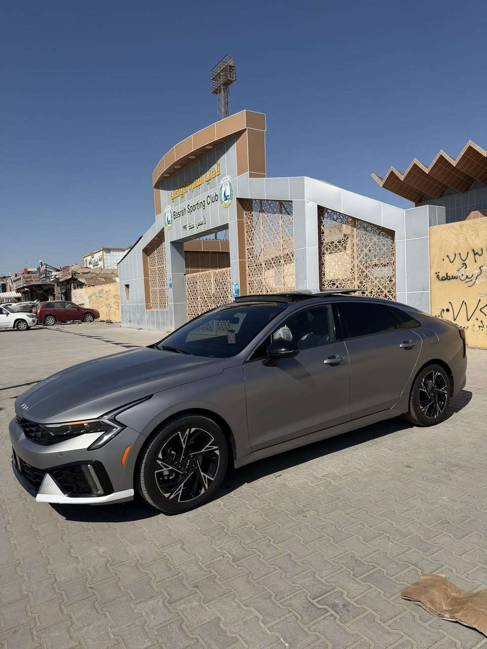 2025 KIA K5, GT LINE
سياره فول 1/1 
سياره ضربته خلفيه ما واصله  للشاصي  صبغ نص جاملغ وصندوك والباقي كفاله 
كلشي شغال بيه سياره فول كدام عينك معروفه بعد مواصفاته GT LINE فول  سياره بعده زيرو محرك 2500 تنفس طبيعي 
KNAG64J76S5304145
السعر 238 وبي مجال 
العنوان البصرة الجمهورية 
للتواصل ***********
