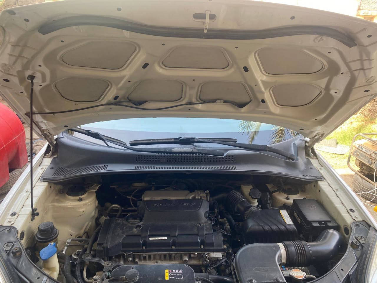 سياره مكفوله كفاله أن شاءالله سبورتج موديل ٢٠١٠ بغداد ولون أبيض بسمي رقم تلفون ***********واتساب مابيه اي نقص وسعر١٣٢ ورقه
