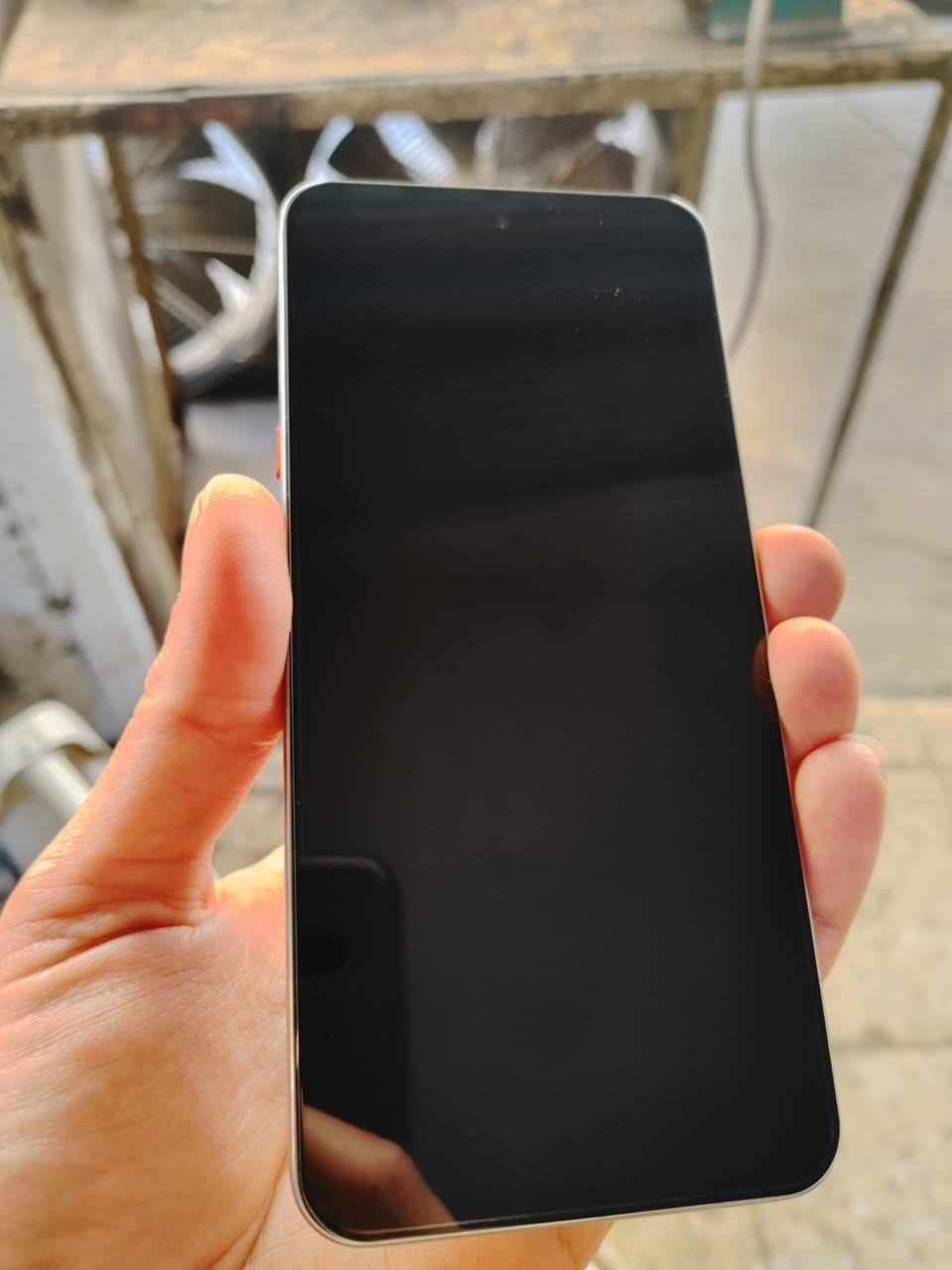 تكنو كامون 40 برمير جديد لوك مع كامل اغراضو شرط شخط ما بي السعر 380 للاستفسار على رقم ***********
