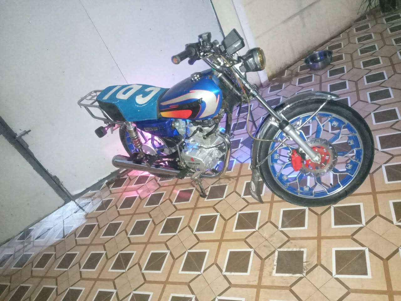 سلام عليكم
دراجة للبيع سيفان موديل 24 محرك 150cc كهربائيات كاملة السعر ((600))
للتصال او للستفسار (***********)
