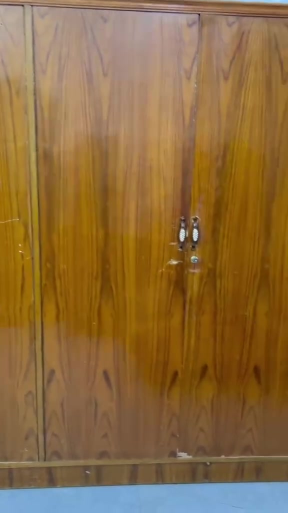 كنتور ٦بوب صاج عراقي الطول مترتين العرض ٣امتار و٦٠
للبيع في تكريت حي الجمعيه 
***********

