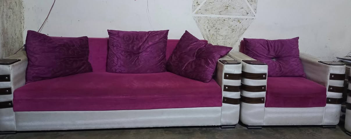 السلام عليكم 
قنفات للبيع #مستعمل 
#السعر 95 وبيهه مجال 
للاستفسار 
***********
غير متواجد ع الفيس فقط اتصال
