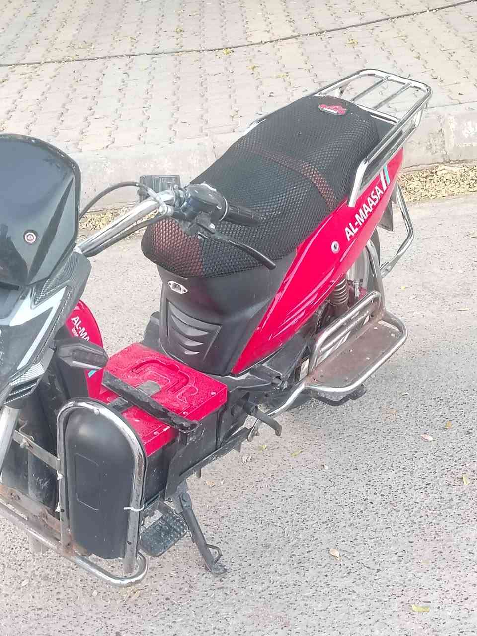 370الف
دراجه شحن هارلي شركه الماسه
كهربائيات كلها شغاله
البطاريات فول🔋 عل فحص مابيها نفخه فقط وحده تقره ٨ ونص بس تمشيك مسافات
مكاني الرمادي الزراعه
اتصال ***********
