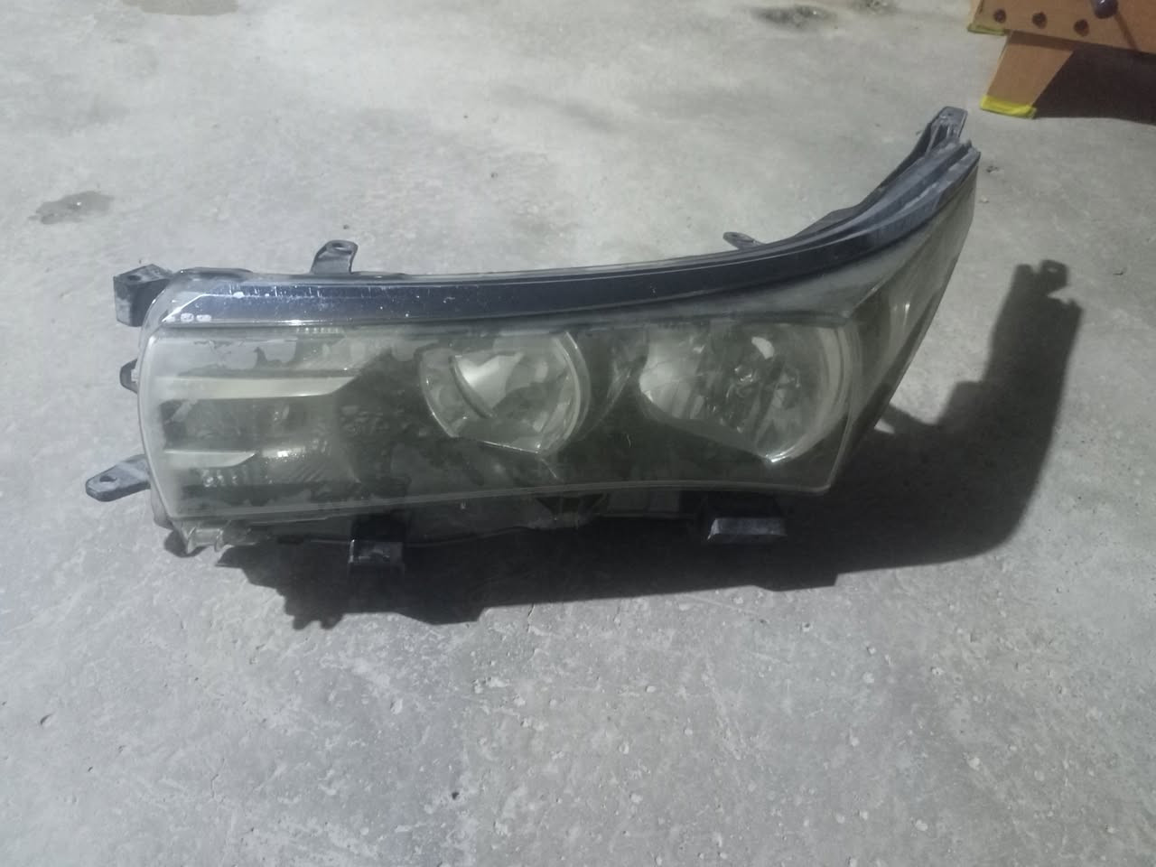 مازدة كورلا موديل 2014 خليج يابانية اصلي جهة اليسار تفصيخ مع شياش ما اعرف مال شنو الي يفيدنة يتصل على الرقم ***********
