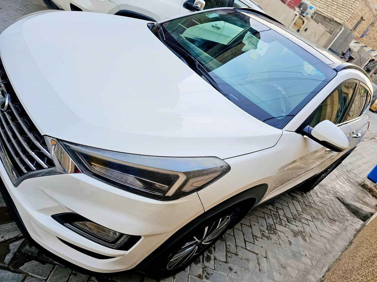 هونداي توسان2019 خليجي  مواصفات كوري محرك 2000 (دوش) المرغوب
فول مواصفات – واحد على واحد
الممشى: 93 ألف كم
مكفولة
من الصبغ،التبديل
كوري أصلي
المواصفات:
بصمة تشغيل
سقف بانوراما
كشنات جلد بقلاوه مع تبريد قطعتين
دواخل صاج 
شاشة كبيرة
تحكمات استيرن
مرايات شفط مع إشارات بالمرايات
لايتات أمامية LED (بالدعامة)
لايتات خلفية LED
5 عدسات
بريك رجل
5 ويل كب
ثلاث أنظمة قيادة:
Eco / Sport / Normal
تحكم بالإضاءة
أبواب أمامية بصمة
حساس خلفي
كامرة خلفية
سنوية وأرقام جديدة
بصمتين مال الشركة موجودات
تايرات جديدة
شرط التحويل نفس اليوم
التواصل 
***********
