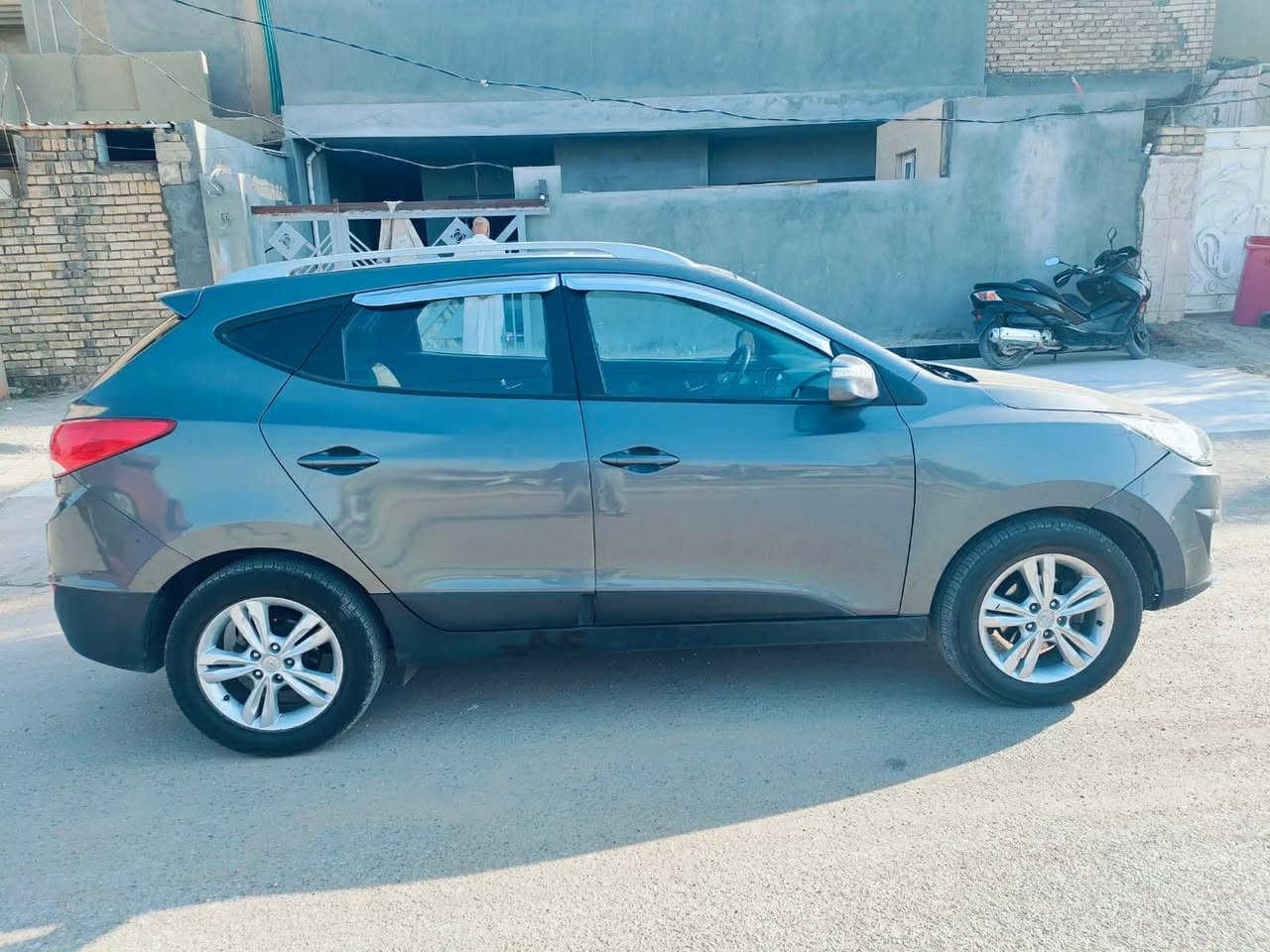 توسان موديل 11 فول مواصفات مكينه جديده طك كارتونه ستوني شادها متومه طبق الاصل شرط الحاسبه حتى العائديه موجوده  كاز حصه بكل العراق السعر 58 وبيها مجال مكاني بابل الشوملي 
***********
