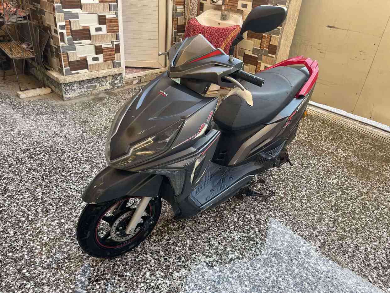 سلام عليكم
دراجه شنينك صيني تجميع عراقي 
دراجه كامله مابيها نقص بيها بس كتف الشحن عاطل 
الدراجه متروكه صار شهر تقربياً 
تفاصيل خاص او *********** وتساب موجود
