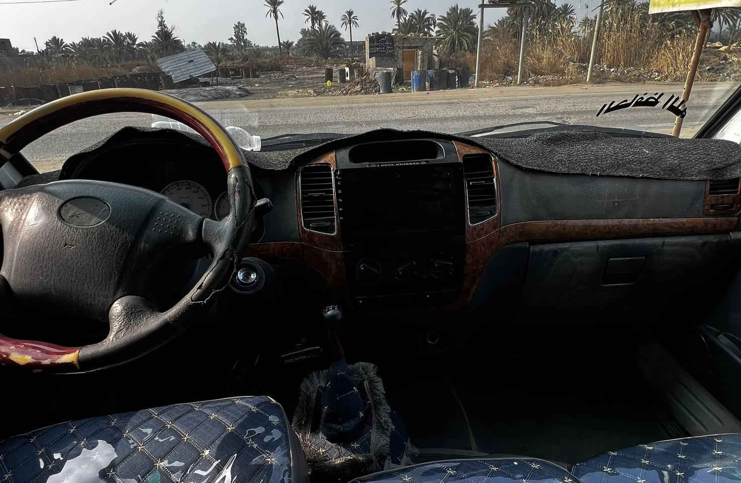 السلام عليكم سياره جنبي  للبيع.  موديل 2015 بغداد رقم نكليزي هيئه وغرامات وبحث مصفر تحول مباشر مكينه وكير خير من الله حداديه تخم تاير كهربائيات كل شغاله لا ضربه صبغ فقط الهلالات السعر 66 وبيه مجال مكان السياره كربلاء الهنديه 
***********
