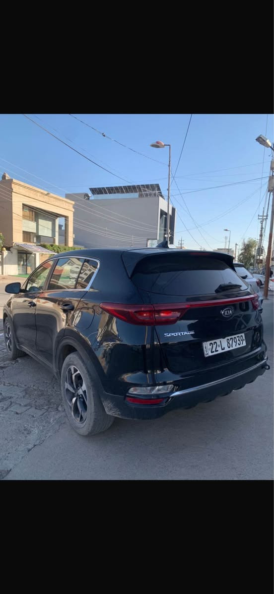 کیا سپۆرتاج امریکی 2021 
مەکینە V4,2,4 جی دی ئای 
مەکینەی لە ئەمریکا کرایتەوە 
دوو پارچە سبوغ چاملغ و دەرگای 
سایق بێ ناو بێ ئێڕباگ 
ڕۆیشتن 95 هەزار کم 
سەنەوی نوێیە 
نرخ ١٦٩مجال
***********واتسب أربيل, العراق
