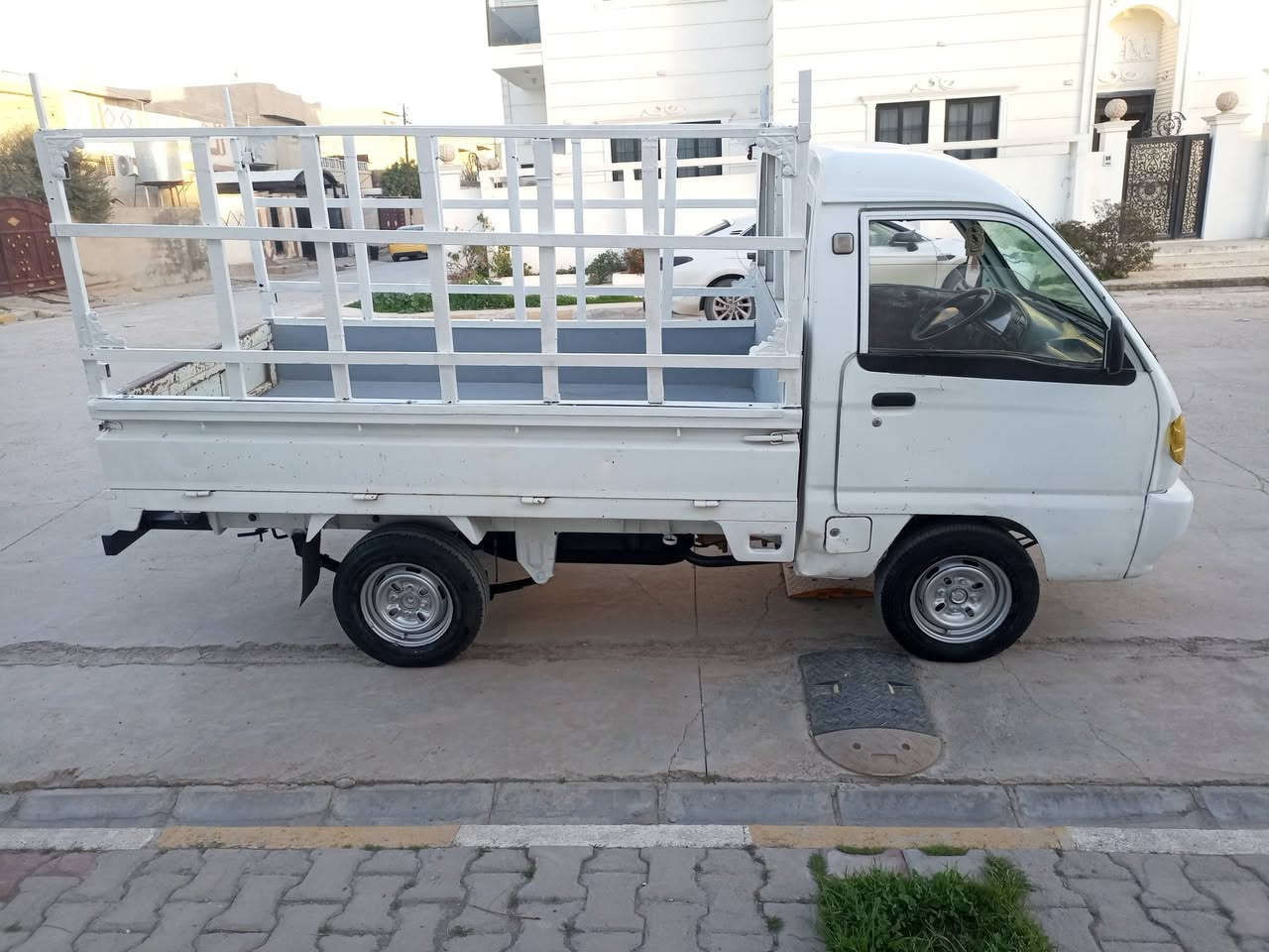 بسم الله مرحبا فاو للبيع تسلسل مرور كير محرك شرط لاصرف لا بخار اكسل شرط شاصي شرط حصيره مابي خويس كهربائيات كله شغال جنج وغلاف كامل دوشمه جديد دشبول بلادي بيه طخطخات بل باب السائق فقط سعر ١٦ بي مجال قليل ☎️ واتساب *********** اسيا ☎️ *********** تحياتي للجميع
