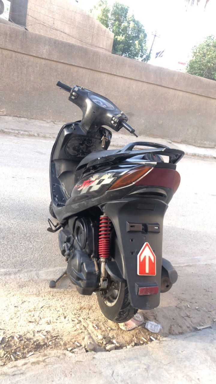 ماكس 140 للبيع مكينه مفتوحه قبل ٣ اشهر كهربايات شغاله زوج تايرايت دبلات جدد كامله مكمله ماناقص اي شي سلف هندر مكاني بغداد شرطه الخامسه اي استفسار وتساب فقط*********** سعر 500 وبيه مجال بسيط
