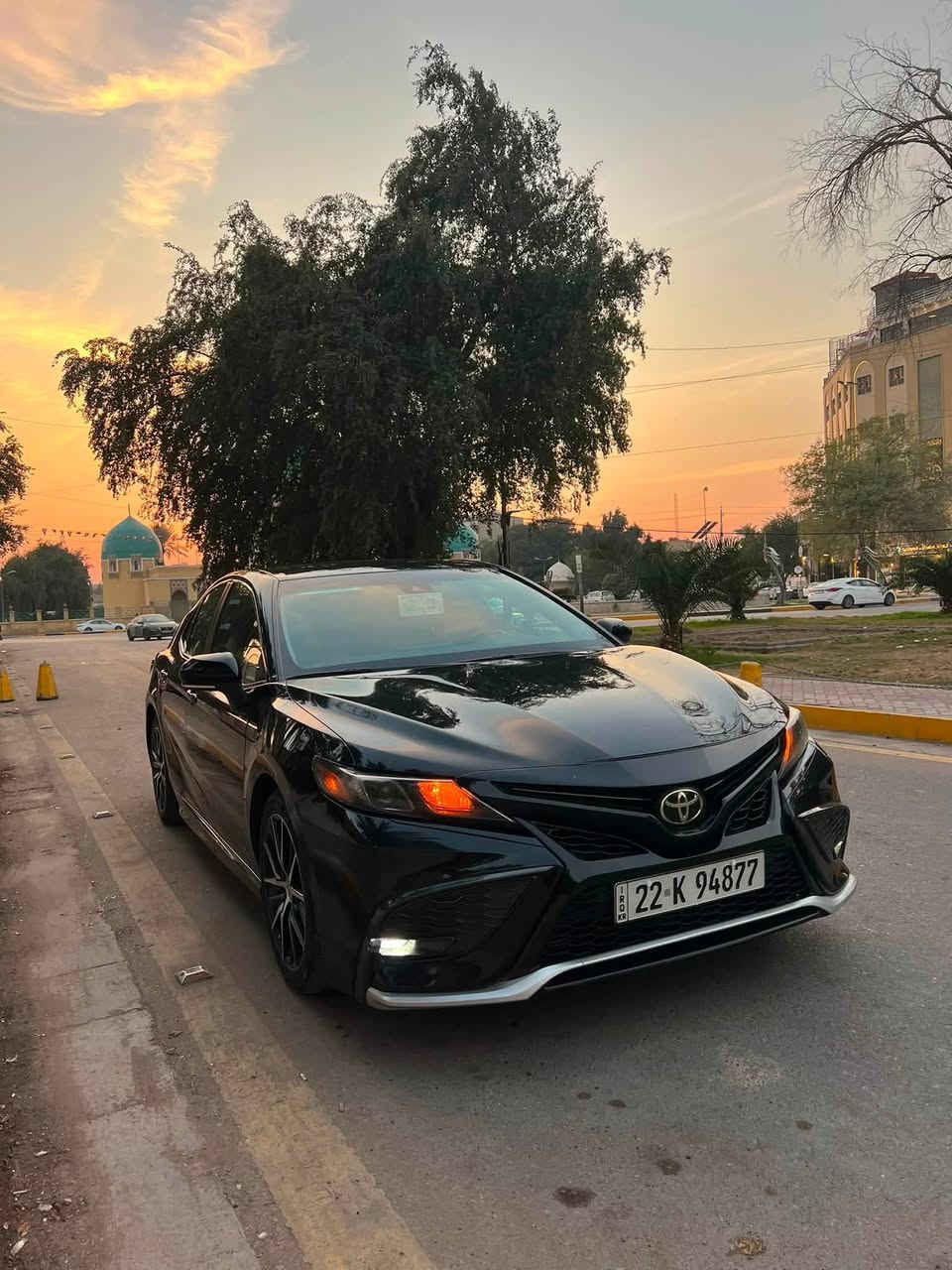 TOYOTA CAMRY 2024SE 
كفاله عامه من الصبغ   حادثها بنيد مبدل نفس اللون وبارد بخشم الجاملغ 
شاشه جبيره 
شفتات ستيرن 
ويل ١٨ 
رادار +قيادة ذاتيه+تحديد مسار+توقف ذاتي
هند بريك دكمه+ اوتو هولد
AWD 
كشنات جلد + كهرباء
رقم جديد بأسمي تحويل مباشر 
السياره عده حادثها كفاله
 مكاني بغداد الاعظميه 
السعر ١٩٣ وبيها مجال بسيط 
***********
