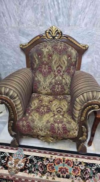 تخم تركي ١٠مقاعد نظيف جدا السعر ٤٠٠ الف  الرقم ٠٧٧٠٦٠٦٥٤٠٠