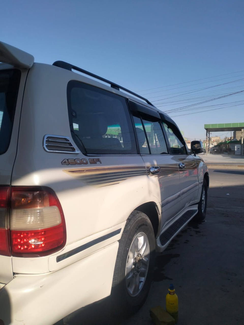 السلام عليكم للبيع او مراوس حسب القناعة لاندكروز جكسارة موديل 2007 اصل گير ومكينة  مكفولات فتحة سقف محرك ستة سلندر سبعه راكب رقم اربيل دولي تحويل مباشر مصبوغة عام السعر 145 وبيهة مجال للاستفسار الاتصال على الرقم *********** او واتساب *********** مكاني بغداد
