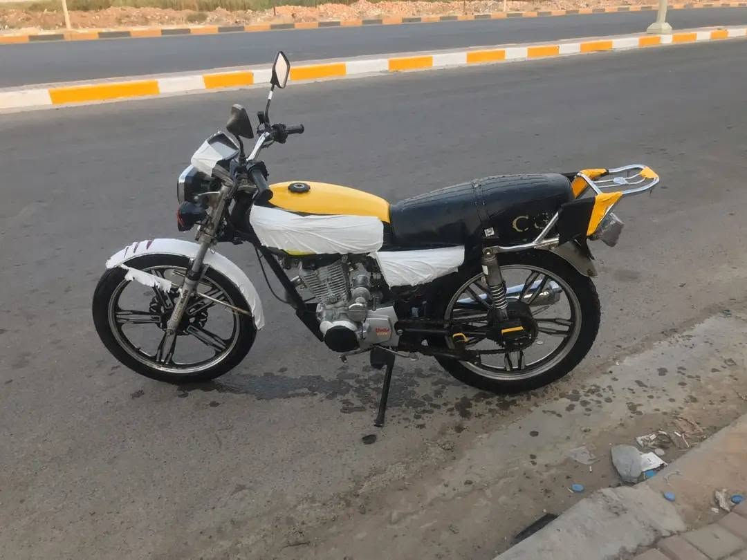 السلام عليكم سيفان موديل 23 
محرك  مبدل والفات       
 نشاط فول 
كهربائيات كله شغاله
شلعه نار
سن الذيب بلادي 

للأستفسار أكثر 
لاتصال‏‪***********‬‏
السعر 370وبي مجال
