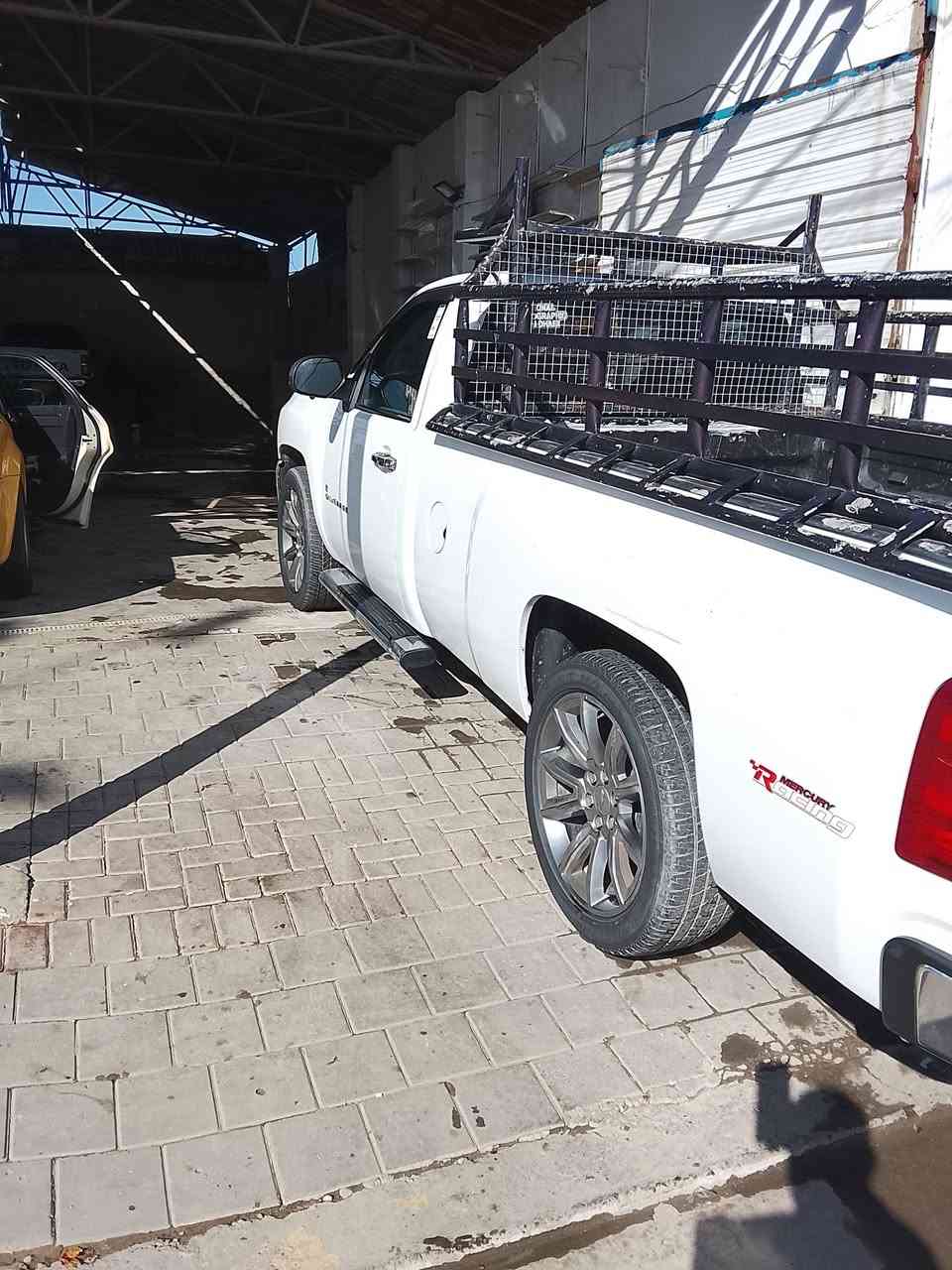 شوفر 2012رقم انكليزي بسمي مكينه6سلندر ***********
