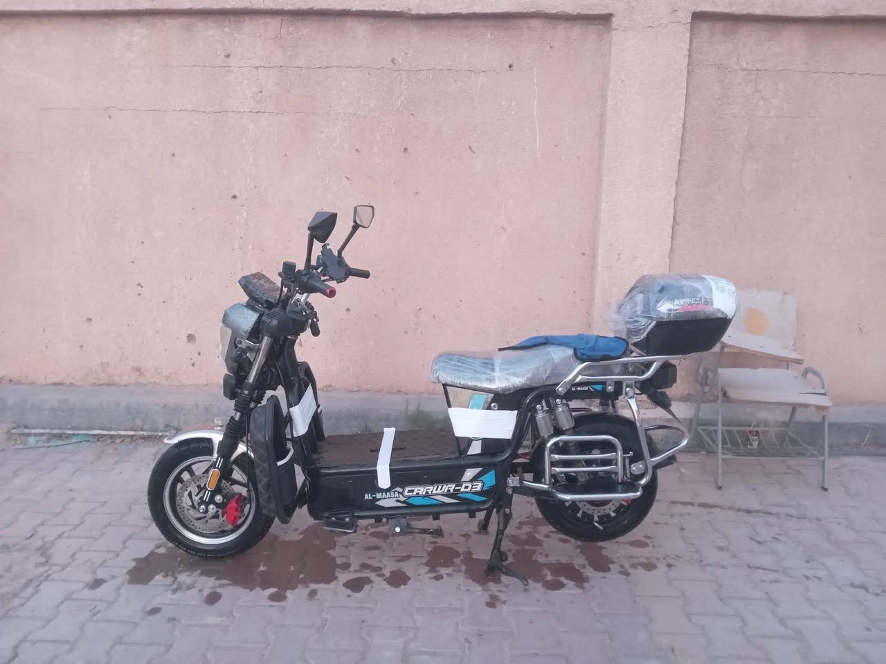السلام عليكم دراجه شحن جبلي للبيع موديل ٢٤ بطاريات ٦  كهربائيات كله شغاله ما بيه اي شي السعر ٥٠٠ وبي مجال للطيبين العنوان الرمادي التأميم الدواجن  الرقم ***********
