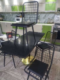 طاولة مرمر • للبيع