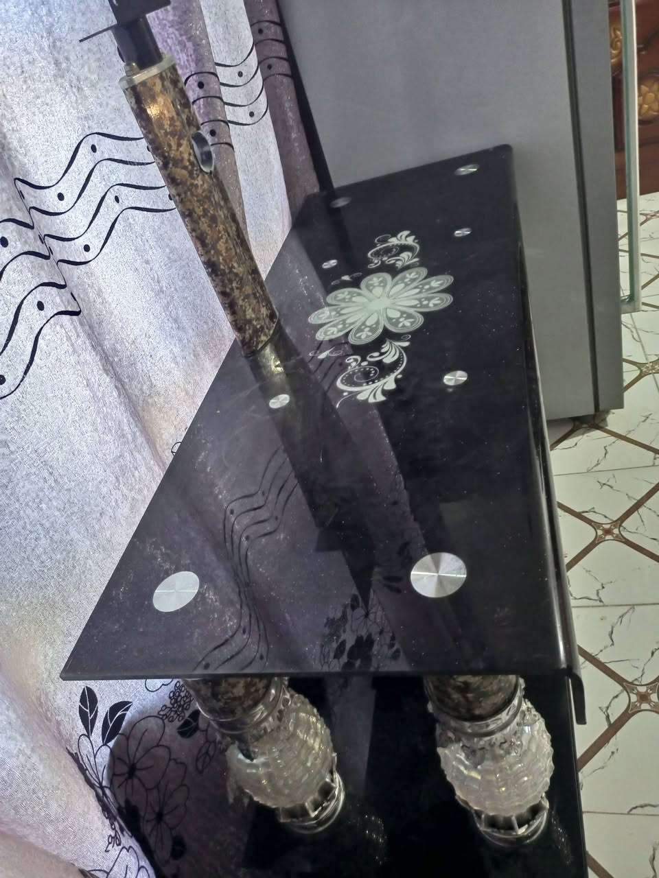 ميز بلازمه سعره 45 / ***********
