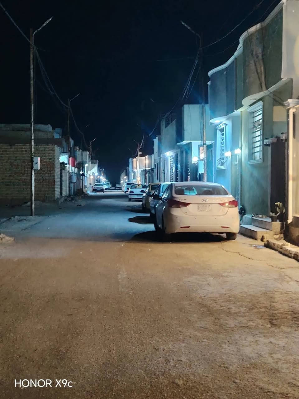 60 متر🏘️ 🏘️ 🏘️ عدد 3 متجاورات قيد الانشاء شهرين تستلم مفتاح الموقع مقابل قرية الغدير شارع الصب # عمود ٣٢١
سعر الواحد 26 💸 💸 قابل للتفاوض

يحتوي غرفه وصاله ومطبخ معزول ومكشوفة وحمام وطارمه
للتواصل *********** وأتساب
