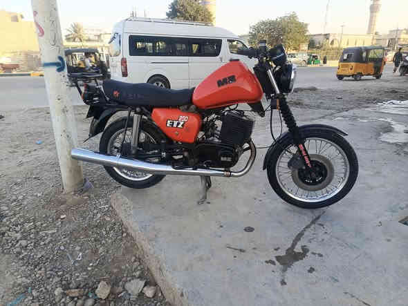 للبيع MZ قنبوره الماني  موديل 90بدون دراجة مال باله مكينه ستندر 0 شاصي عله وضع لشركه دراجة كله الماني برغي مابيه نقص لسعر 2250 مكاني بغداد ***********
