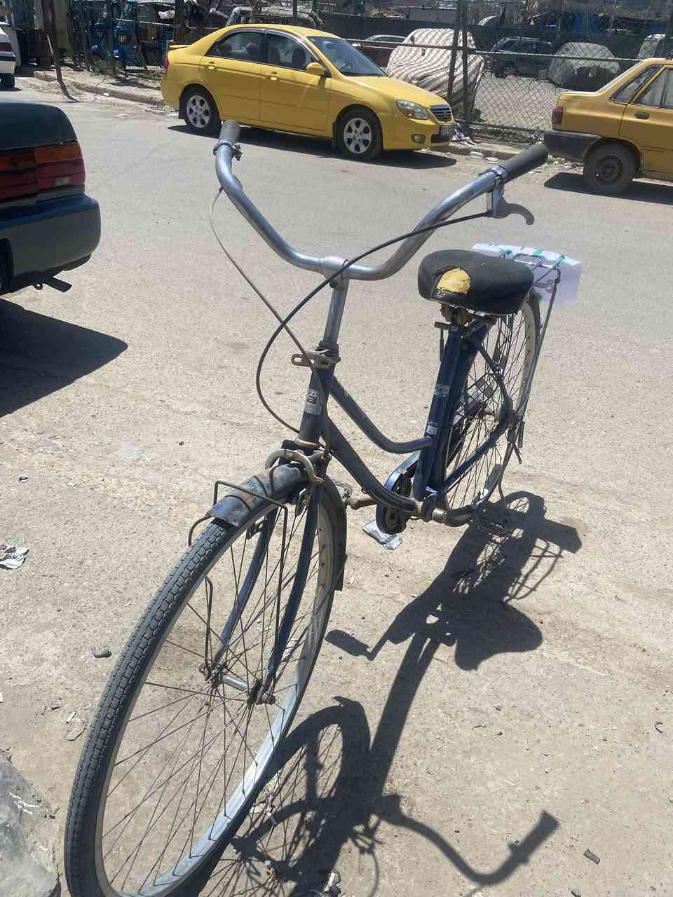 السلام عليكم بايسكل للبيع حجم ٢٧ نضافه ٨٠٪؜١٠٠ بي نقص جوب امامي سعره ٣٥ وبي مجال مكاني الامين الثانيه فلكه جامع المحسن اتصل ***********
